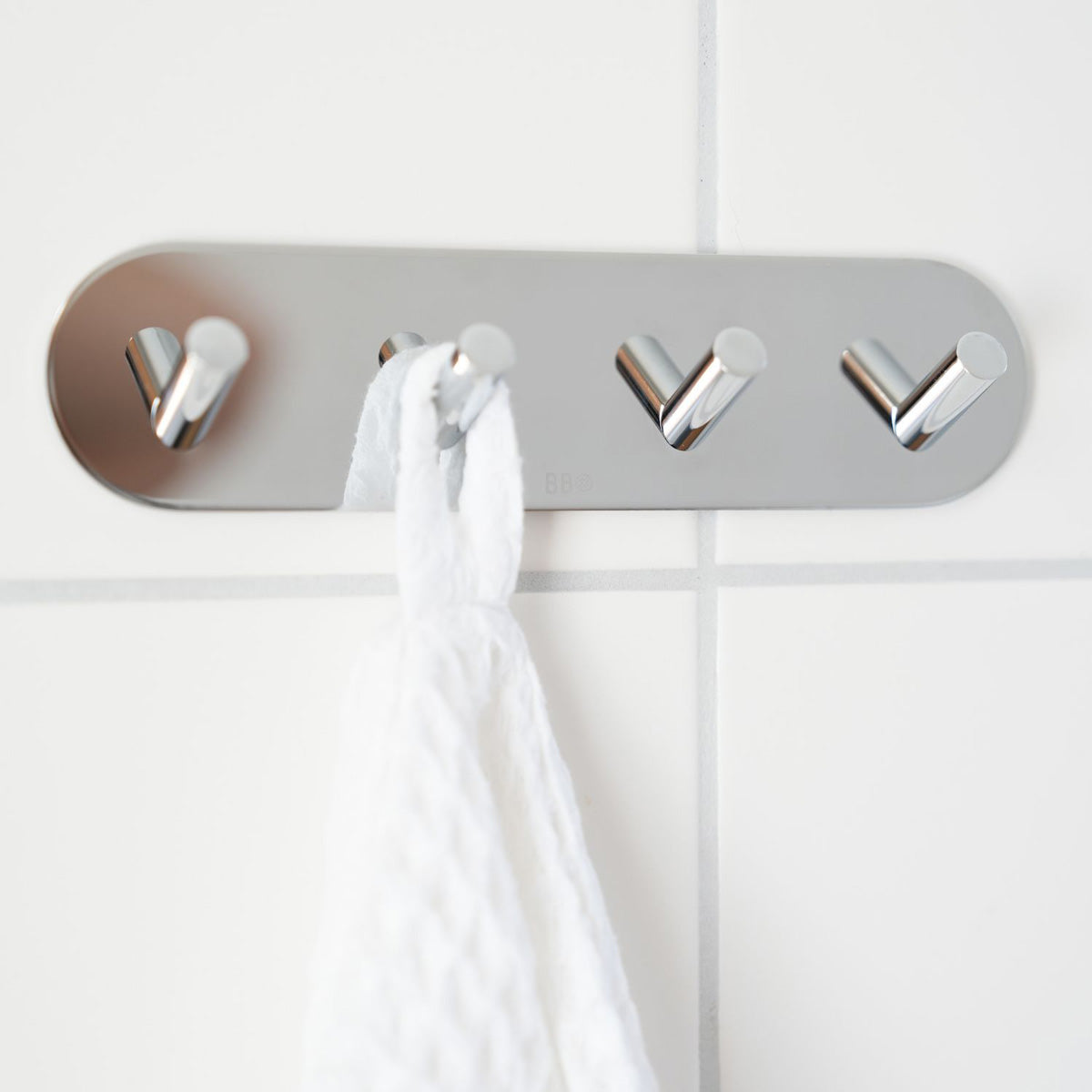 Fyrkrok Smedbo Självhäftande Rund Krom Blank